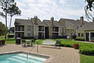 1111 Golfview Dr, Richmond TX  77469-5136 exterior