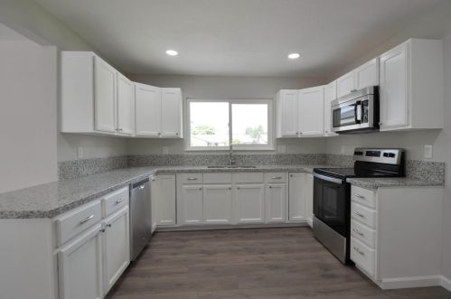 2020 Tokay Ave, Turlock CA  95380-4345 exterior