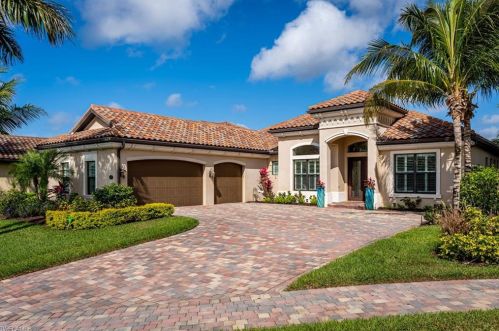 3265 Runaway Ln, Naples, FL 34114-8465