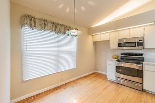 742 Lighthouse Dr, Tarpon Springs FL exterior