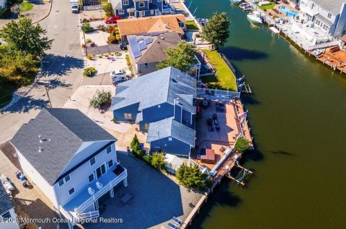 98 Jib Ln, Bricktown NJ  08723-6747 exterior