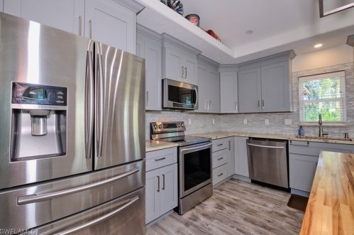 3633 Mango St, Saint James City FL  33956-2553 exterior