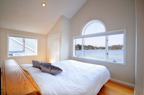 26 Birch St, Waterbury CT  06704-3806 exterior