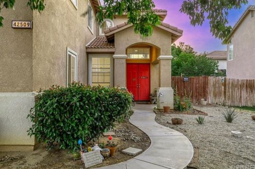 42509 Coronet Ct, Lancaster, CA 93536-4461