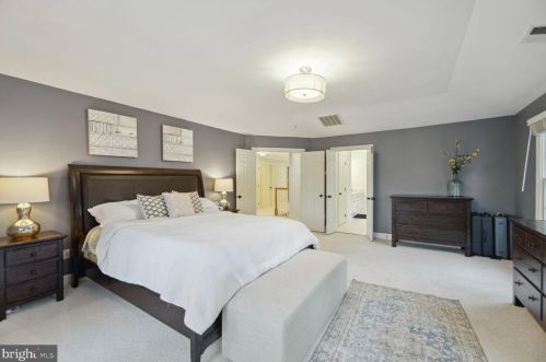 610 Poplar Dr, Falls Church VA  22046-2838 exterior