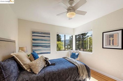 6730 Heartwood Dr, Oakland CA  94611-2337 exterior