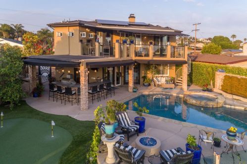 2562 Grandview St, San Diego CA 92110-1031 exterior