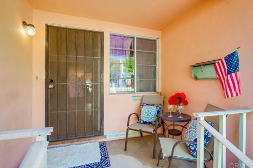 3674 Birdie Dr, La Mesa, CA 91941-8068