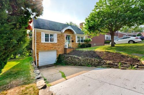 1048 Thornwood Dr, Pittsburgh, PA 15234-1167