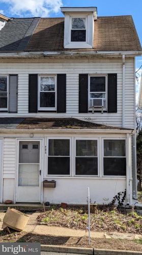 221 Main St, Trenton, NJ 08620-2313