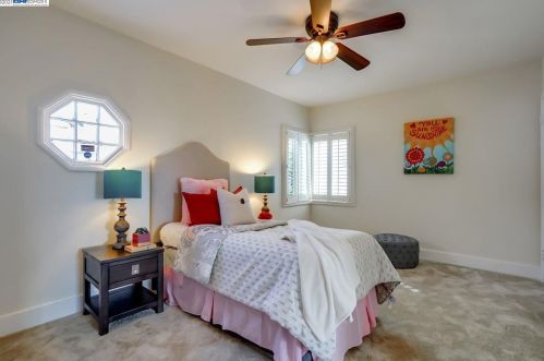 5109 Fairfax Ave, Oakland CA 94601-5410 exterior