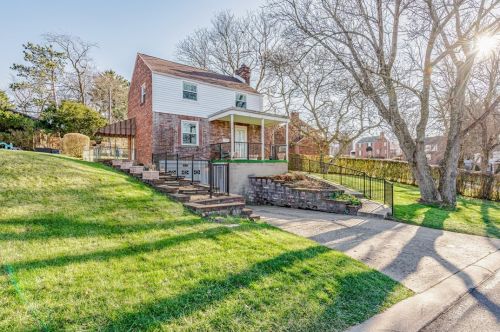 5411 Fieldcrest Dr, Pittsburgh, PA 15236-1709