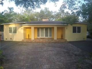 2645 17th Ave, Miami, FL 33133-2522