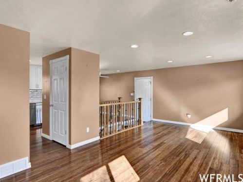 629 Pali St, Sandy, UT 84070-0906