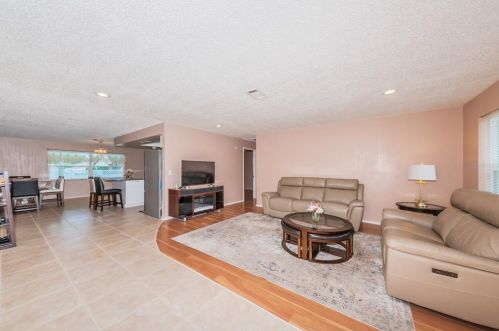 9890 58th St, Pinellas Park FL  33782-3243 exterior