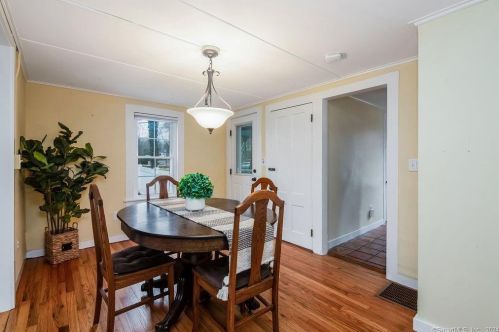 125 Hopewell Rd, South Glastonbury, CT 06073-2309