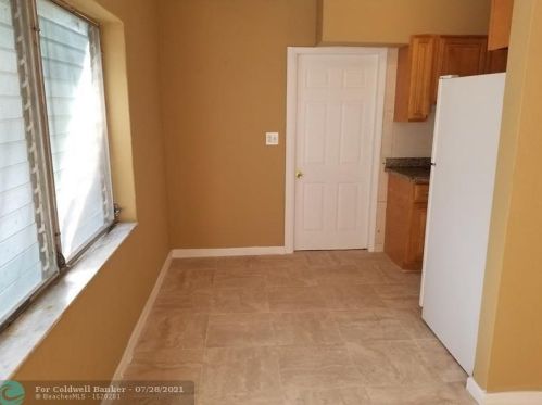 6435 18 St, Hollywood FL 33027-4334 exterior