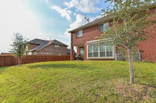 112 Ridgewood Dr, Euless TX  76039-4271 exterior