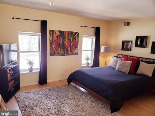 2417 Grays Ferry Ave, Philadelphia PA  19146-2450 exterior