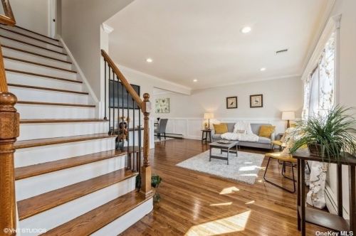 1805 Grant Ave, Seaford NY  11783-2318 exterior