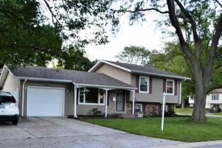 1624 Davenshire Dr, Panarama Park, IA 52722-2514