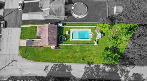 570 River Ridge Rd, Mckeesport, PA 15133-2406