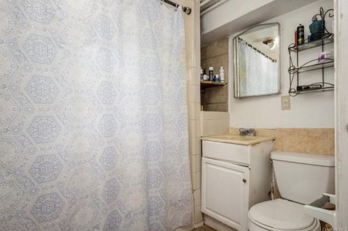 215 Croton Dam Rd, Crotonville NY  10562-2106 exterior