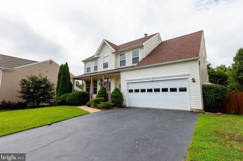 6249 Oakland Dr, Woodbridge, VA 22193-7017