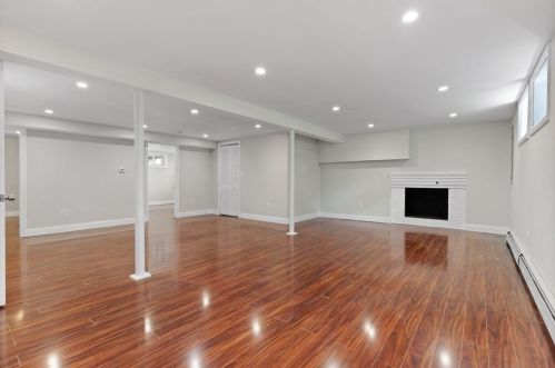 31 Jersey St, Dedham MA  02026-4942 exterior