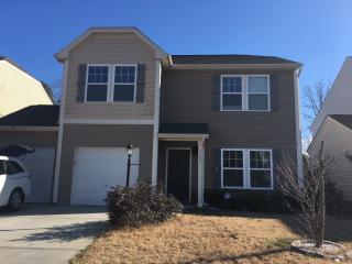 15631 Lakepoint Forest Dr, Charlotte NC  28278-7633 exterior