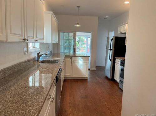 135 Gulf St, Milford CT  06460-4816 exterior