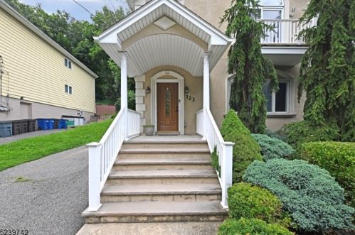 109 Rock Rd, Paterson, NJ 07506-1521