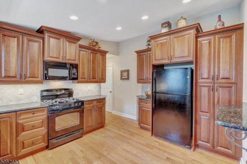 110 Glenwood Rd, Cranford NJ  07016-1920 exterior