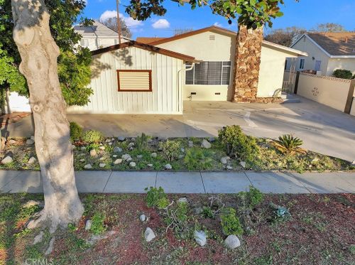 5842 Woodruff Ave, Lakewood CA  90713-1528 exterior