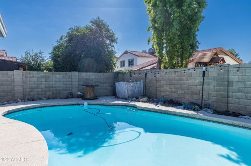 5033 Evans Dr, Glendale, AZ 85306-4428
