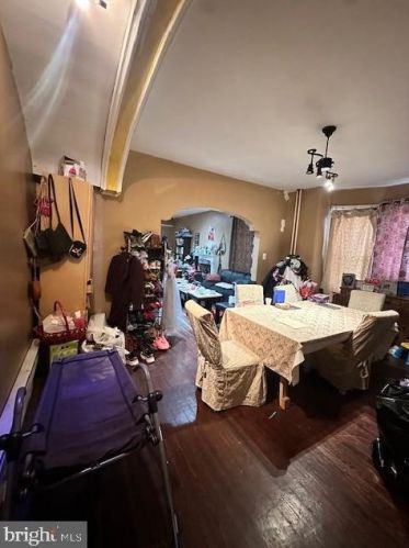 902 Chelten Ave, Philadelphia PA 19138-1714 exterior