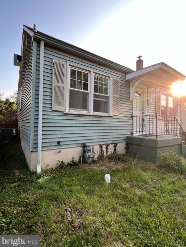 406 Wyoming Ave, Wilmington, DE 19809-1304