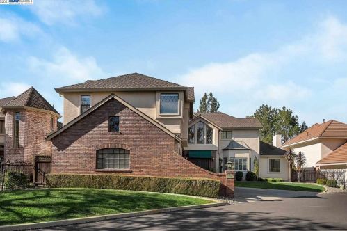 727 Blue Spruce Dr, Danville, CA 94506-4526