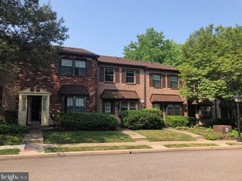318 Glen Way, Melrose Park, PA 19027-1741