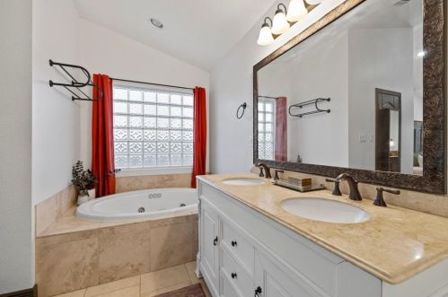 302 Deepwood Dr, Georgetown TX 78628-8305 exterior