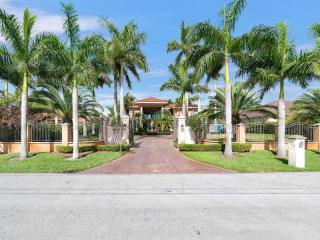220 124th Ave, Miami, FL 33182-1238