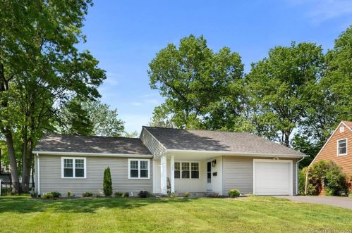 148 Brewster Rd, Hartford, CT 06117-2144
