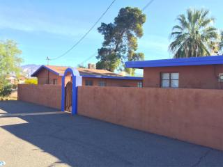 1370 Country Club Rd, Tucson AZ  85716-3660 exterior