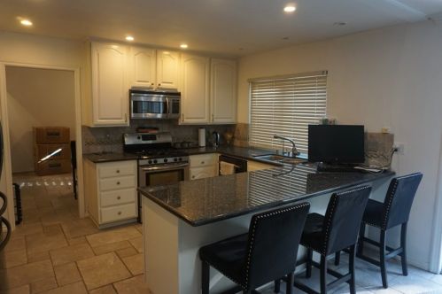 27067 Alabastro Dr, Santa Clarita CA  91354-2215 exterior