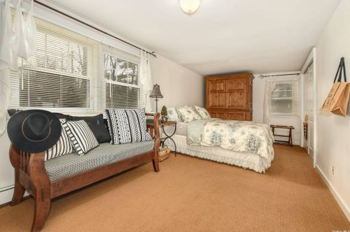 7 Sunken Meadow Rd, Northport NY  11768-2718 exterior