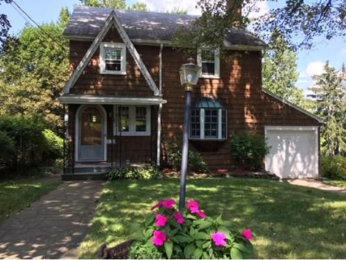 138 Iris Dr, Binghamton, NY 13905-1529