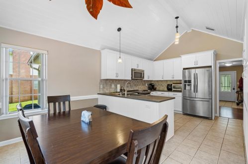 833 Boulevard Of The Champions, Shalimar FL  32579-2154 exterior