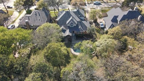 2012 Walden Blvd, Lewisville TX  75022-4472 exterior
