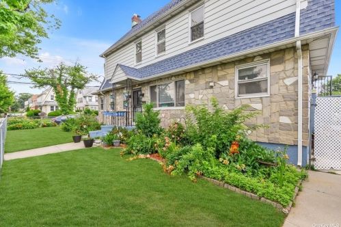 109-01 208th St, Jamaica, NY 11429-1006