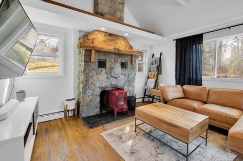 59 Lakeview Terrace Ext, Sandy Hook CT  06482-1467 exterior